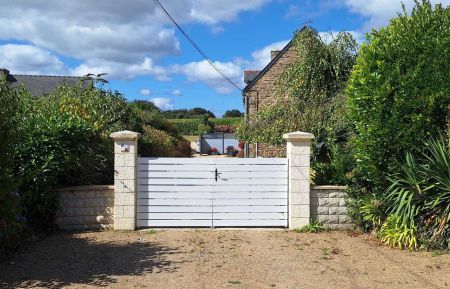 G&icirc;te n&deg;22G130101 Camlez - C&ocirc;tes d'Armor - Entr&eacute;e du gite.