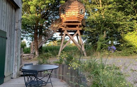 Cabane dans les arbres22G351395 Erquy - C&ocirc;tes d'Armor - Le Nid des Hirondelles