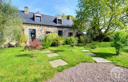 G&icirc;te n&deg;22G351046 Plurien - C&ocirc;tes d'Armor - photo