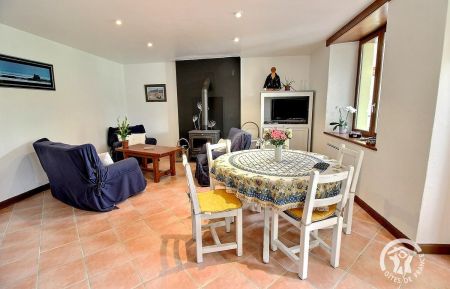 G&icirc;te n&deg;22G111529 Tr&eacute;drez-Locqu&eacute;meau - C&ocirc;tes d'Armor - Salon/s&eacute;jour 