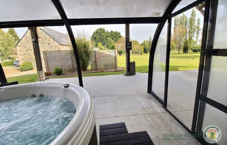 G&icirc;te n&deg;22G220304 La Chapelle-Neuve - C&ocirc;tes d'Armor - Espace d&eacute;tente et son SPA, &agrave; proximit&eacute; imm&eacute;diate des deux g&icirc;tes