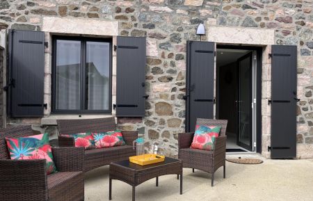 G&icirc;te n&deg;22G351052 Plurien - C&ocirc;tes d'Armor - Terrasse plein sud coin salon