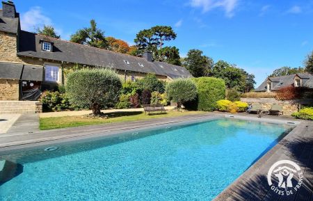 G&icirc;te n&deg;22G130761 L&eacute;zardrieux - C&ocirc;tes d'Armor - la piscine &agrave; disposition d'Avril &agrave; fin Septembre