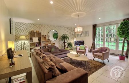 G&icirc;te n&deg;22G321008 Quintin - C&ocirc;tes d'Armor - photo