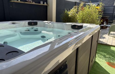 G&icirc;te n&deg;22G521525 Beaussais-sur-Mer - C&ocirc;tes d'Armor - Jacuzzi