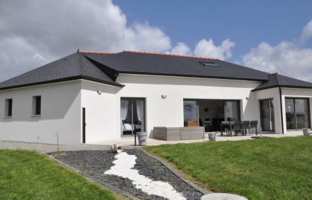 G&icirc;te n&deg;22G430707 Loscou&euml;t-sur-Meu - C&ocirc;tes d'Armor - VUE SUR LA CAMPAGNE AVEC SALON ET TABLE DE JARDIN PLEIN SUD 