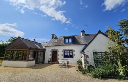 G&icirc;te n&deg;22G140614 Plourivo - C&ocirc;tes d'Armor - Fa&ccedil;ade expos&eacute;e sud 
