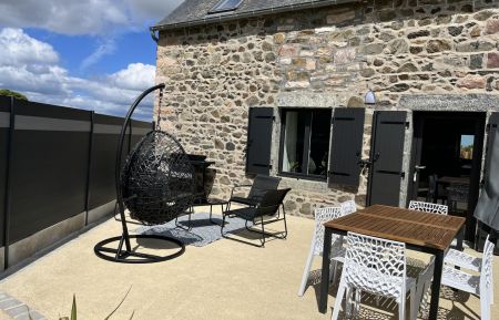 G&icirc;te n&deg;22G351053 Plurien - C&ocirc;tes d'Armor - terrasse plein sud