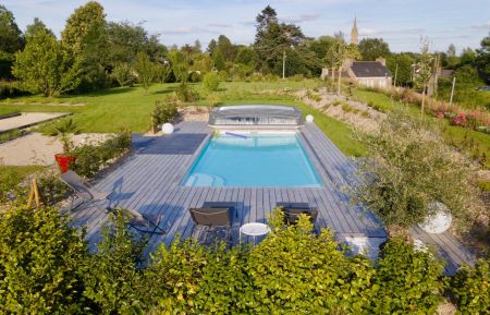 G&icirc;te n&deg;22G170914 Pludual - C&ocirc;tes d'Armor - La piscine dans son jardin