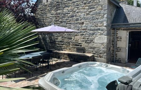 G&icirc;te n&deg;22G170812 Plourhan - C&ocirc;tes d'Armor - Notre terrasse privative close avec un spa jacuzzi pour encore plus de d&eacute;tente ?