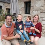Aurélien et Phanelie seront ravis de vous accueillir dans leur gîte à Lanvellec. Aurélien et Phanelie seront ravis de vous accueillir dans leur gîte à Lanvellec.