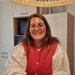 Elisa, la nouvelle propri&eacute;taire du g&icirc;te apr&egrave;s ses parents.